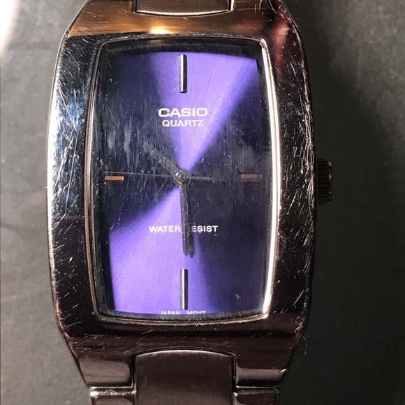 Casio Quartz - Picture 2 of 3